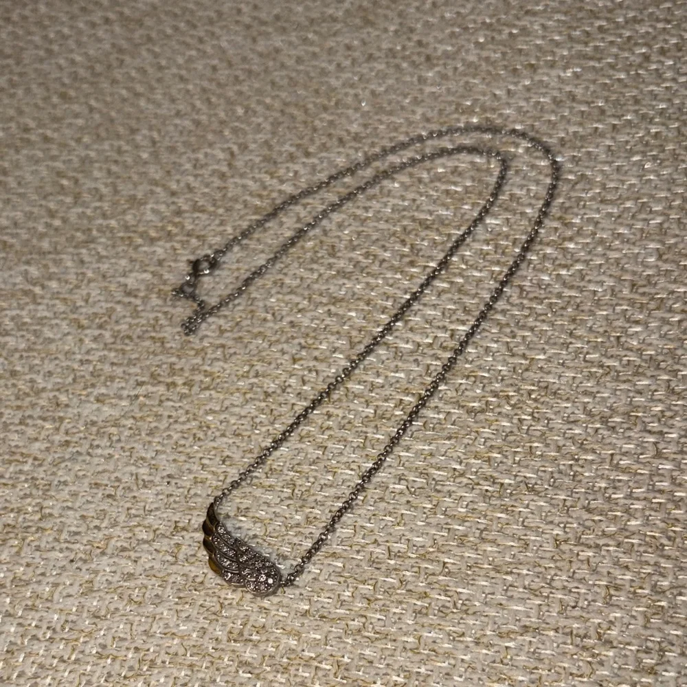 Angel wing 🪽 Necklace - Picture 1 of 4